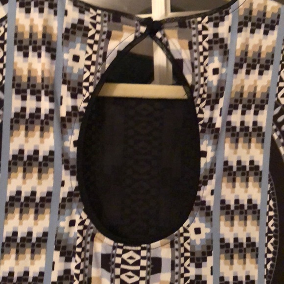 Long sleeve dress - Picture 7 of 9